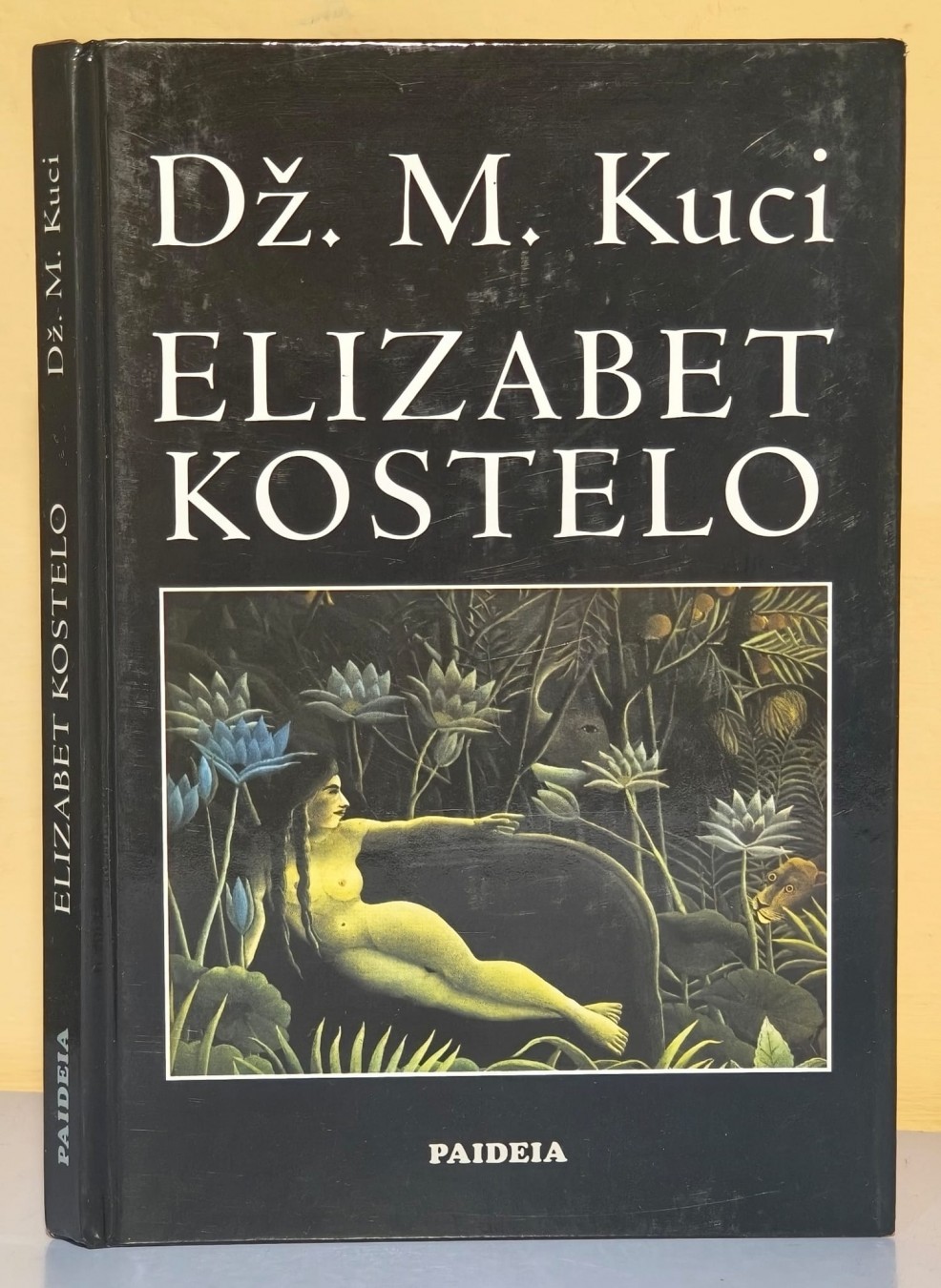 ELIZABET-KOSTELO-Dz-M-Kuci_slika_O_175948991 ELIZABET KOSTELO Dž. M. Kuci - Slika 1